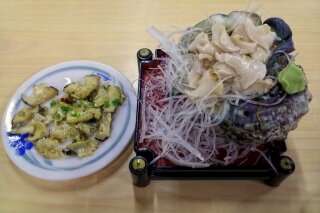 japanese-food Okinawan yakogai shell fried and raw as sashimi