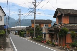 Shinkansen N700 passing Sekigahara